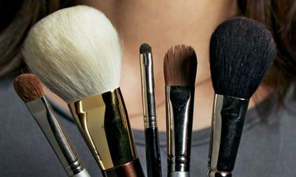 Sali-Hughes-make-up-brush-007 (Copy)