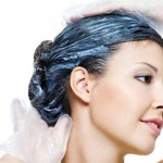 Woman-dying-her-hair-at-home__article_new1
