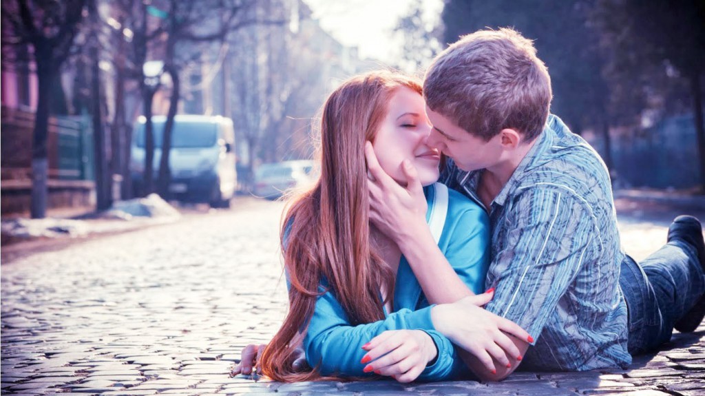 beautiful-girl-boy-kiss-HD-Wallpaper