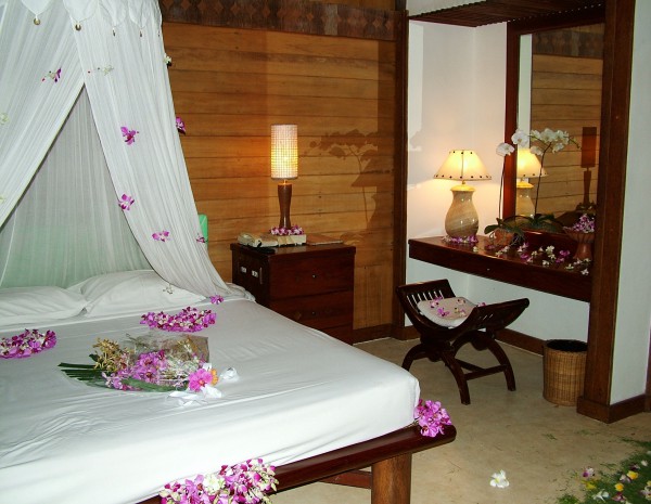 Bridal-Decoration-of-Bedroom