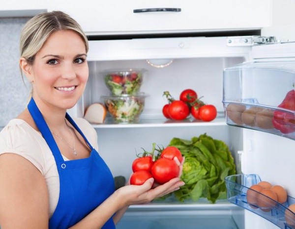 woman-foods-refrigerator