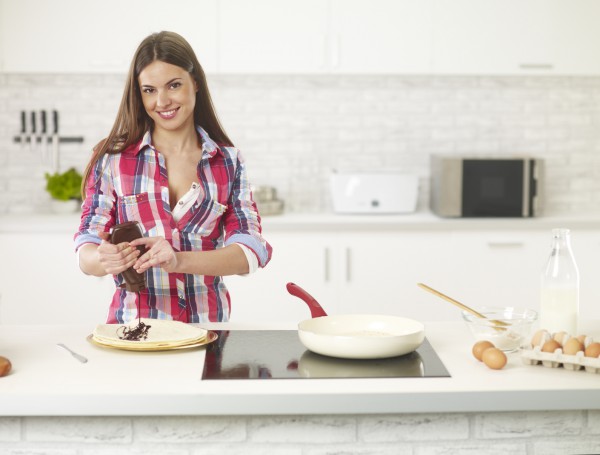 woman-baking