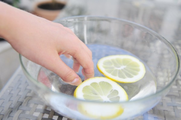 lemonnailbath