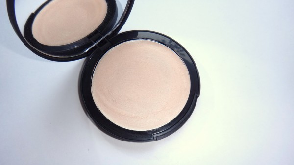 Jemma-Kid-Dewy-Glow-All-Over-Radiance-Creme-in-Iced-Gold-Highlighter