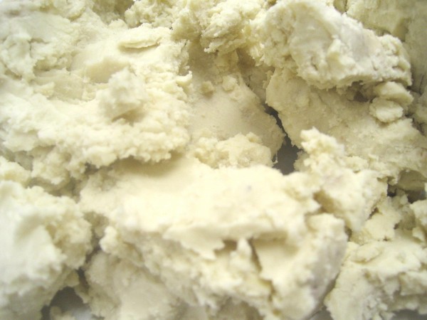 Shea-Butter-Granulate