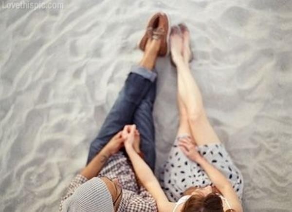 16267-Cute-Beach-Couple