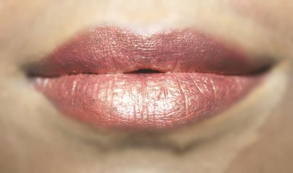 Foiled-Lip-Makeup-Tutorial-5 (Copy)