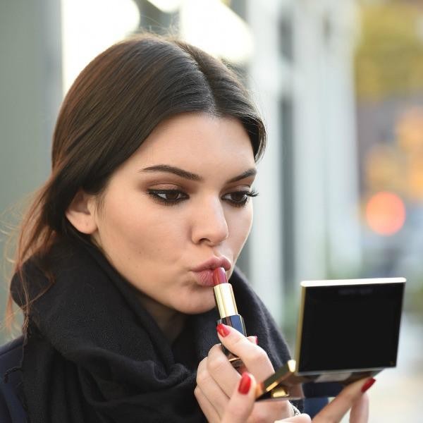 kendall-jenner-estee-lauder-lipstick