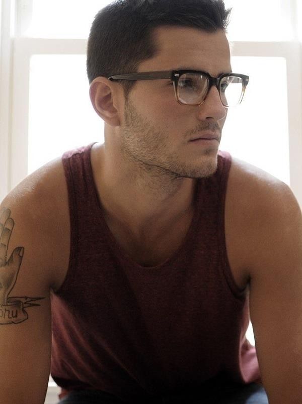 Cool-Mens-Looks-Wearing-Glasses-29