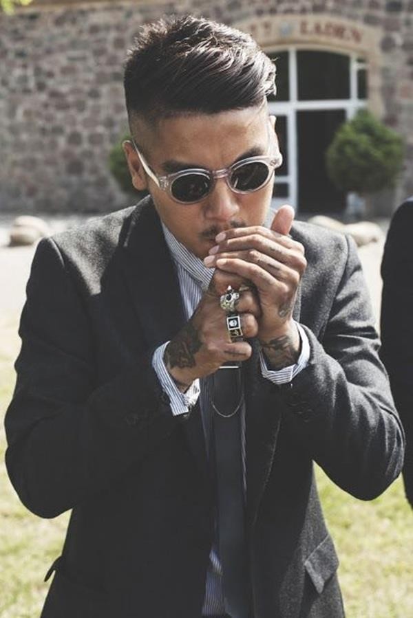 Dynamic-Mens-Hairstyles-Works-with-Suits-33_002