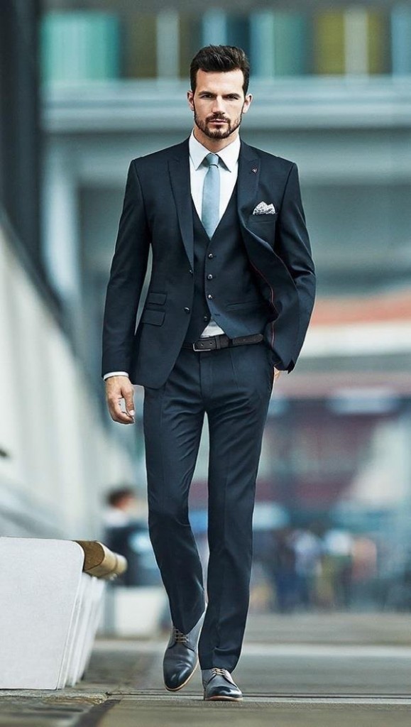 Dynamic-Mens-Hairstyles-Works-with-Suits-34