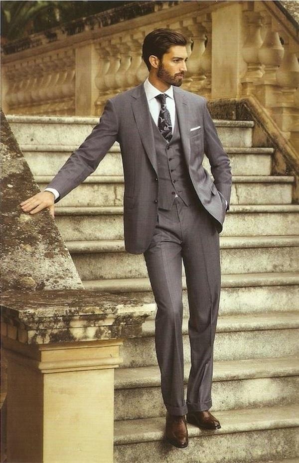 Dynamic-Mens-Hairstyles-Works-with-Suits-43