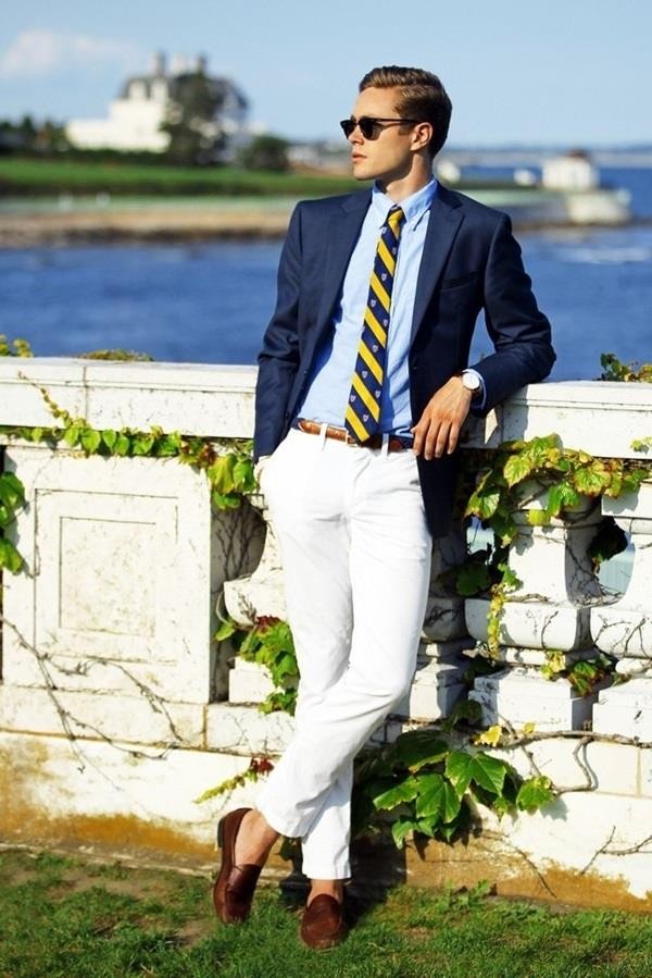 Dynamic-Mens-Hairstyles-Works-with-Suits-48
