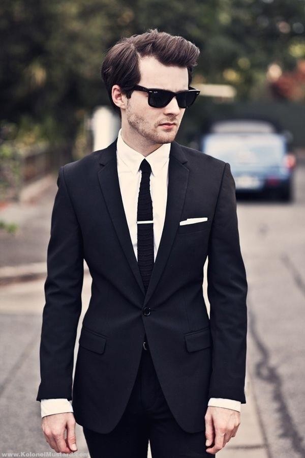 Dynamic-Mens-Hairstyles-Works-with-Suits-7