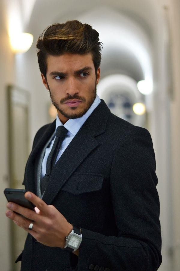 Dynamic-Mens-Hairstyles-Works-with-Suits-8