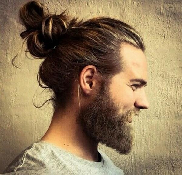 Hot-Man-Bun-Hairstyles-For-Guys-10