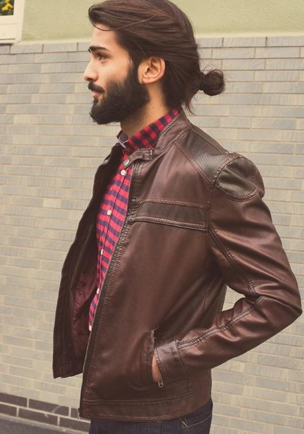 Hot-Man-Bun-Hairstyles-For-Guys-15