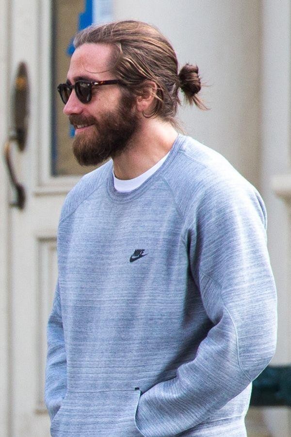 Hot-Man-Bun-Hairstyles-For-Guys-22