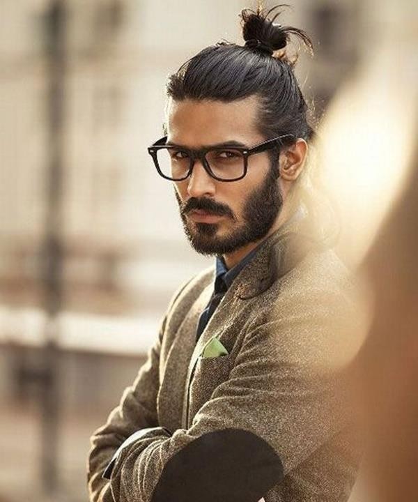 Hot-Man-Bun-Hairstyles-For-Guys-25