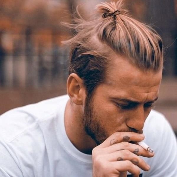 Hot-Man-Bun-Hairstyles-For-Guys-8