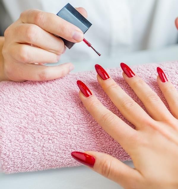 nails