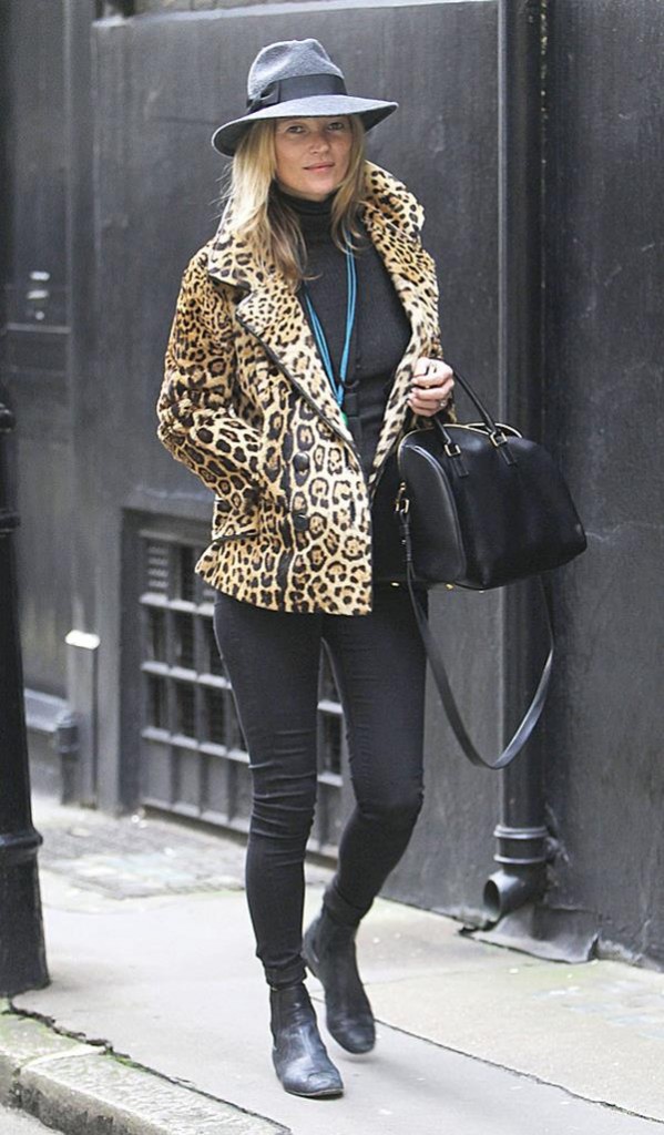 Behold-quintessential-Kate-Moss-look-leopard-coat-black