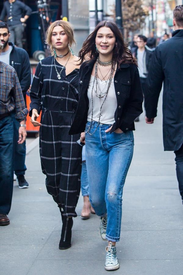 Bella-Hadid-walked-through-streets-New-York-light-blue