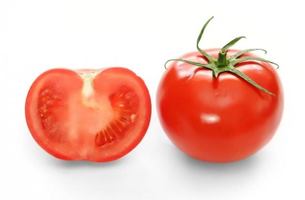 Best-Home-Remedies-For-Acne-And-Pimples-Use-Tomatoes