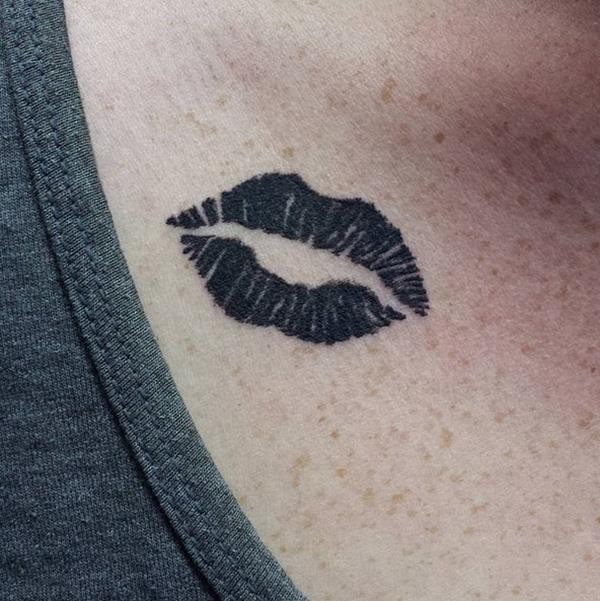 Lipstick-Print-Tattoo-Ideas (2)