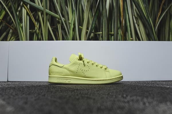 Raf_Simons_x_Adidas_StanSmith_LemonFrost__2