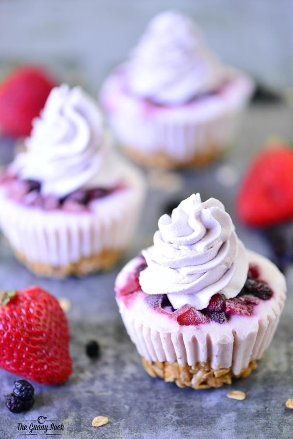 Double_Berry_Parfait_Cupcakes (Copy)
