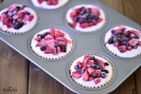 Frozen_Yogurt_Berry_Cupcakes (Copy)