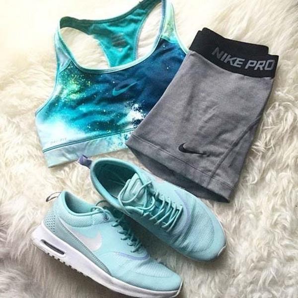 Light-Blue-and-Grey-Workout-Outfit