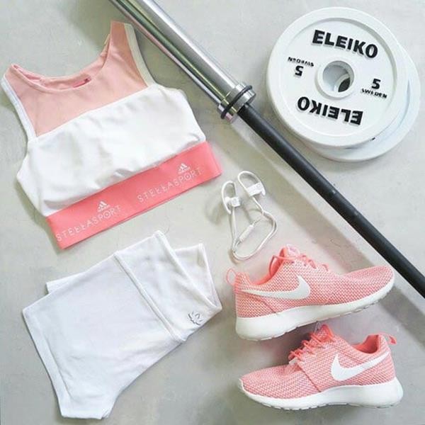 Light-Pink-and-White-Workout-Outfit