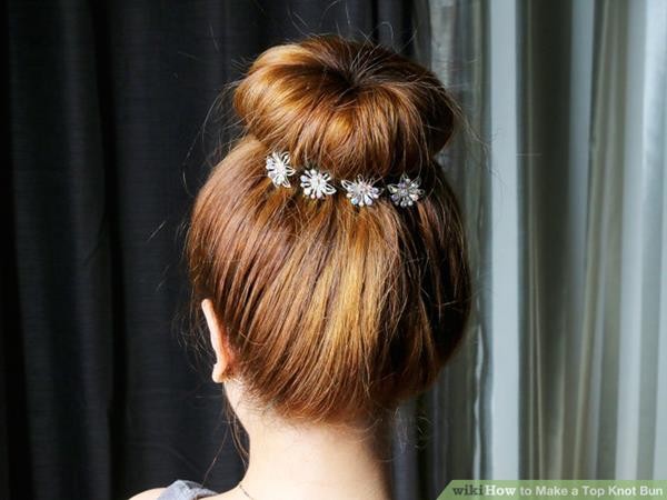 aid2649117-728px-Make-a-Top-Knot-Bun-Step-36