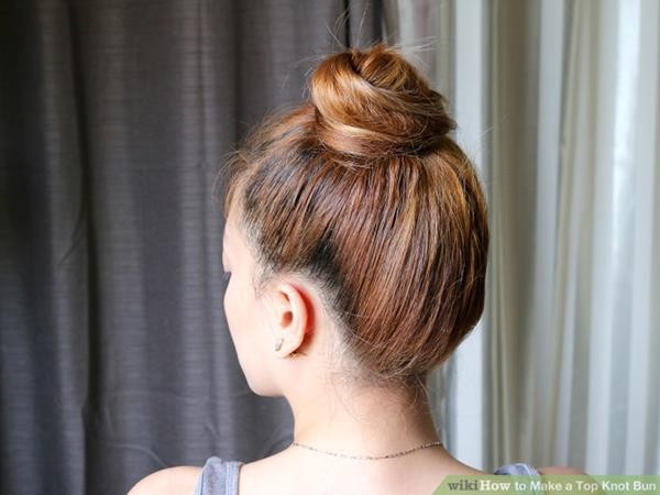 aid2649117-728px-Make-a-Top-Knot-Bun-Step-5-Version-2