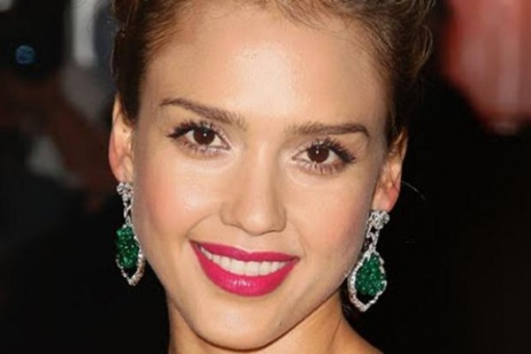 celebrity-makeup-looks-brown-eyes-jessica-alba-04