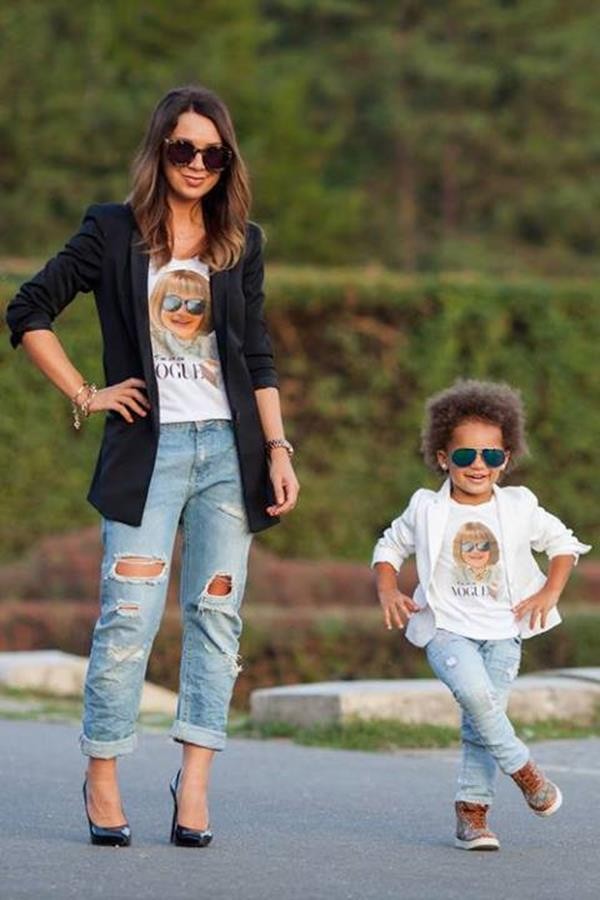 mother-daughter-matching-outfits-4