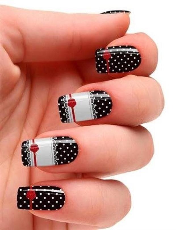 dots-and-lace-nail-art