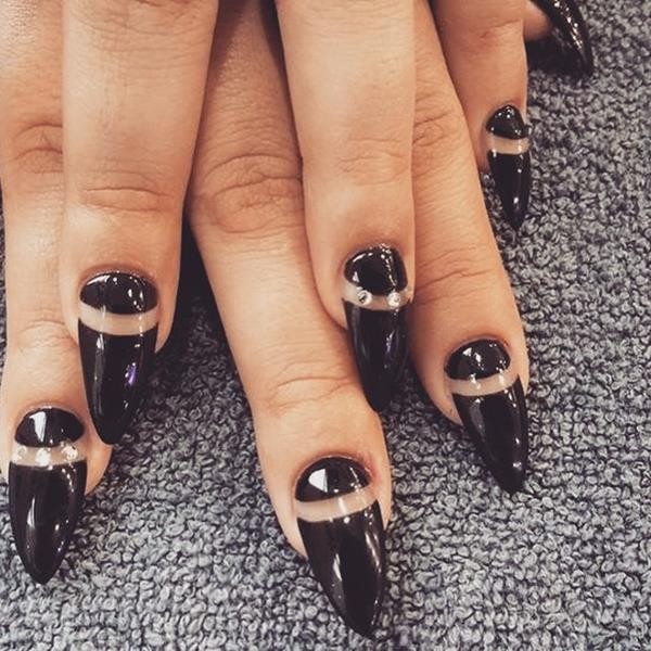 simple-black-negative-nails-bmodish