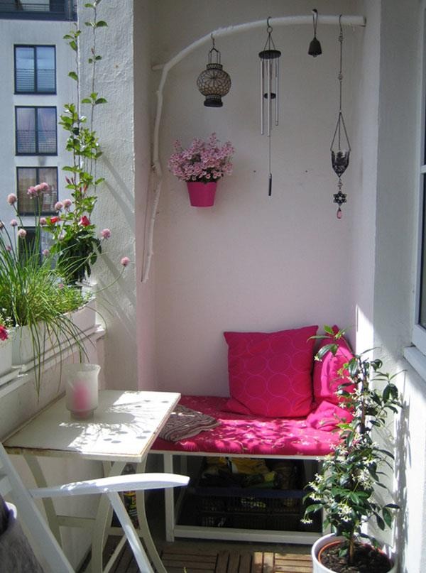 small-balcony-furnishing