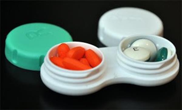 contact-lens-cases-1