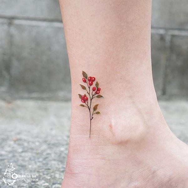 tiny-foot-tattoo-ideas-16-575015937e9af__605 (Copy)