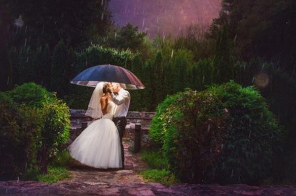 wedding-kiss-8-500x331