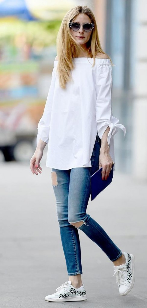 Olivia Palermo seen wearing a white shirt and ripped jeans in Brooklyn,New York Pictured: Olivia Palermo Ref: SPL1292221 270516 Picture by: Robert O'neil/Splash News Splash News and Pictures Los Angeles:310-821-2666 New York:212-619-2666 London:870-934-2666 photodesk@splashnews.com 