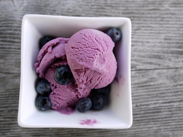 Blueberry-Crumble-Ice-Cream (Copy)
