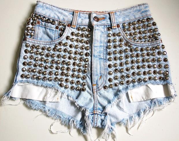 Full-Studded-Levis-Denim-Shorts-768x605