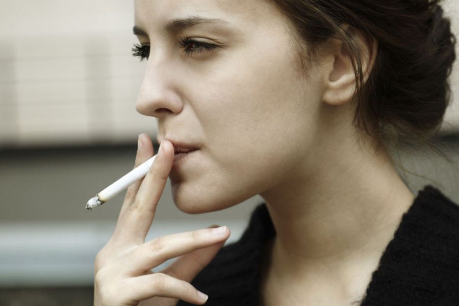 childless-girl-smoking