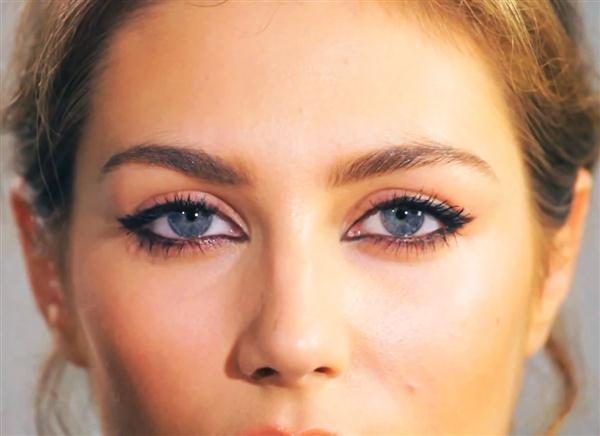 MAC-Pro-Longwear-Eye-Liner_Charlotte-Tilbury_feline-eye-or-cat-eye-makeup (Custom) (Custom)