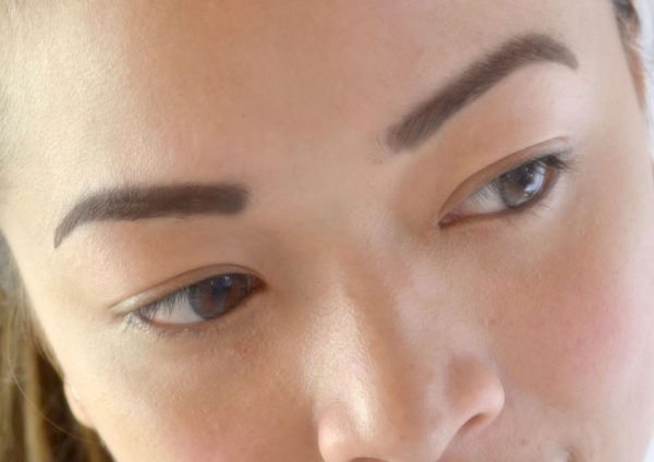 Use-Eyebrow-Pencil-Intro